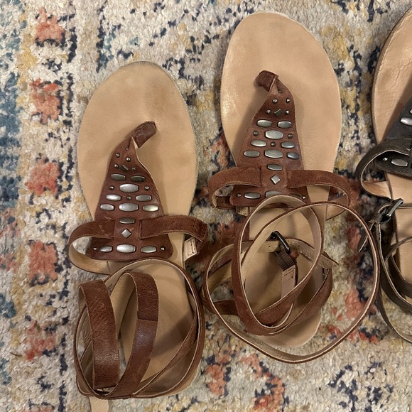 2 pairs of Koolaburra distressed leather ankle wrap sandals size 9. - Picture 2 of 12